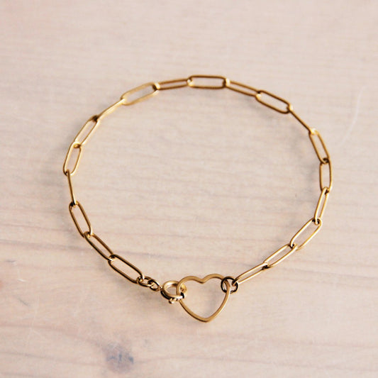 SA855: D-Chain bracelet with open heart lock – gold