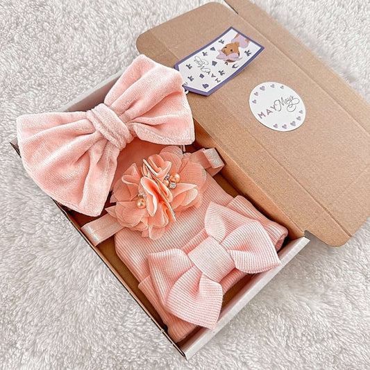 Cadeauset newborn roze - mutsje en haarbanden